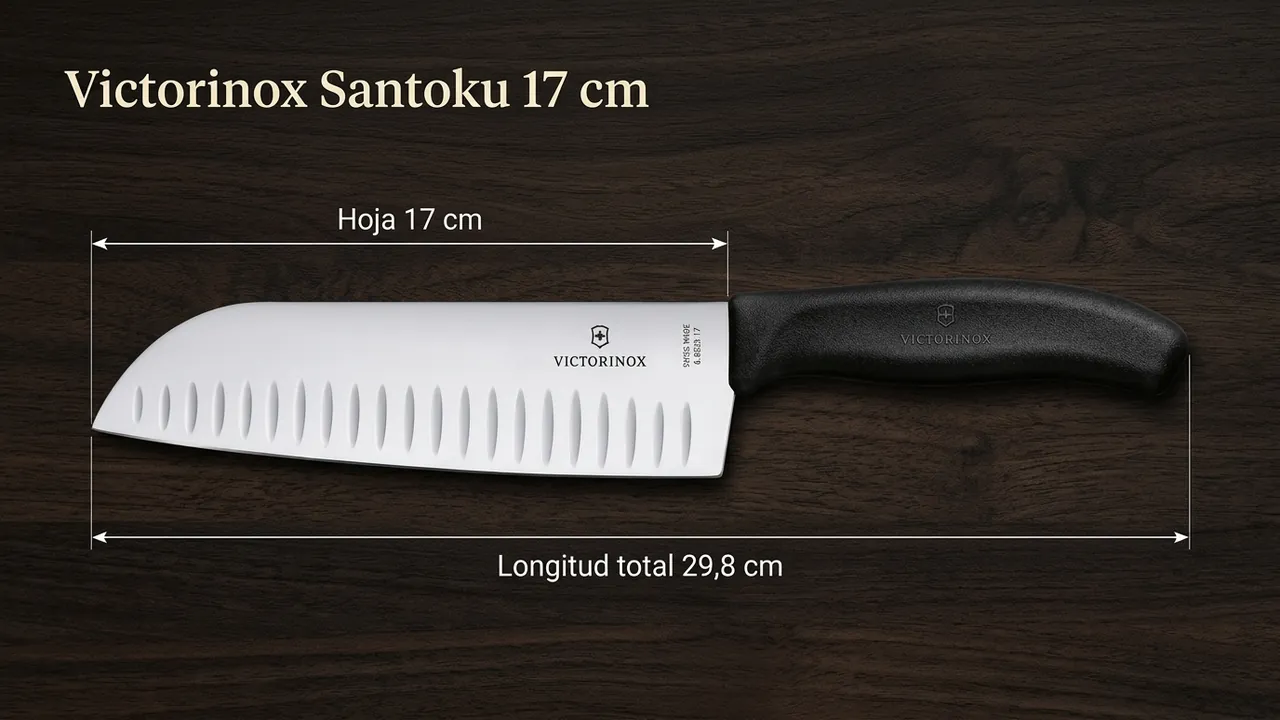 Medidas del santoku Victorinox Swiss Classic: 17 cm de hoja y 29,8 cm de longitud total